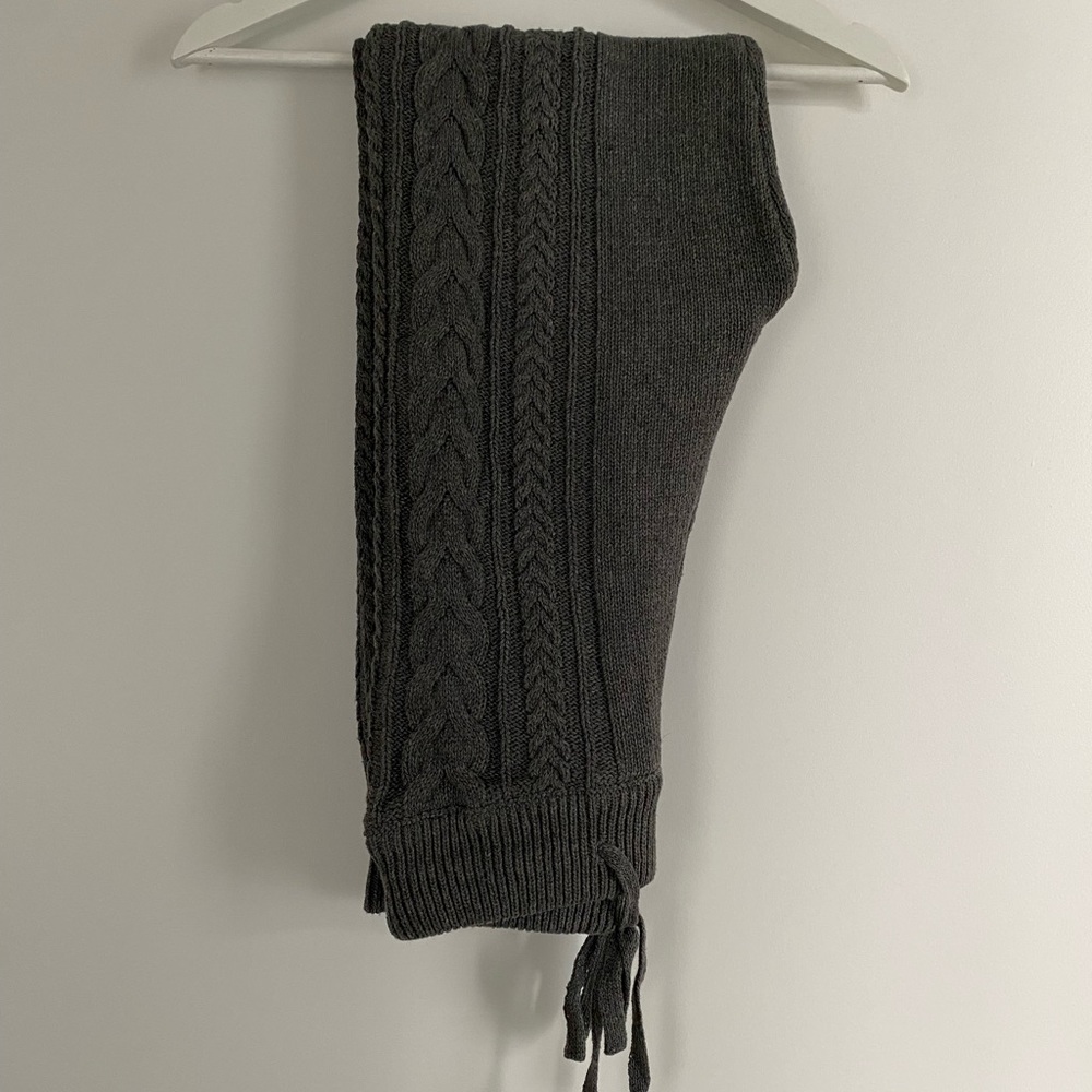 Knit and Woven Cozy Pants (28 - 34”
waist range)